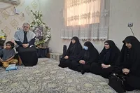 تجلیل از خانواده شهید حسینی نظر توسط مدیرکل امور زنان و خانواده خوزستان