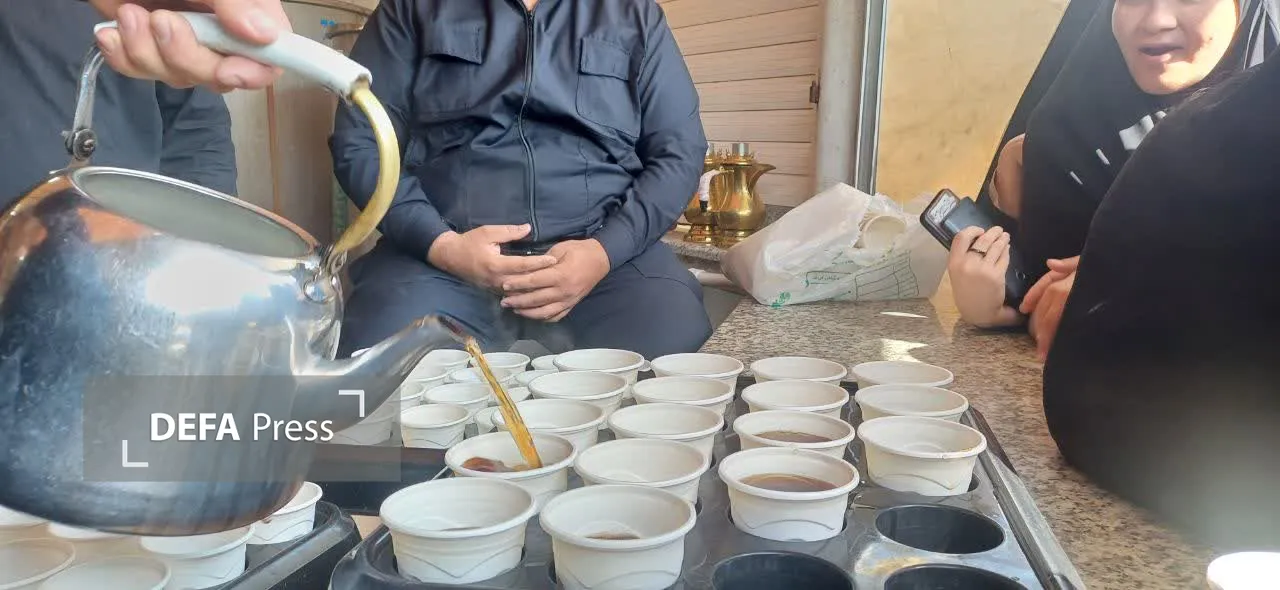 تصاویر/ خدمت‌رسانی موکب‌های مردمی در ایام سالروز شهادت حضرت معصومه(س)
