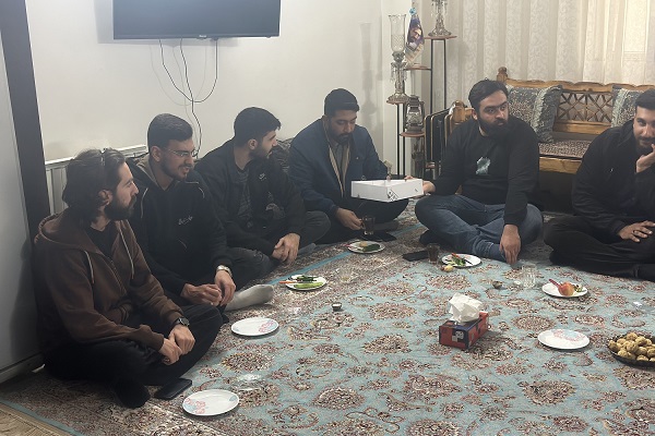 احترام به والدین؛ رمز عاقبتبخیری شهید «حاجیزاده» احترام به والدین؛ رمز عاقبتبخیری شهید «حاجیزاده»