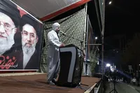 عالم اهل سنت کردستانی بر تداوم حضور مردمی در خیابان‌ها تأکید کرد