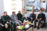 تصاویر/ دیدار مدیرکل بنیاد شهید و امور ایثارگران استان مرکزی با خانواده شهید والامقام مصطفی عسگری