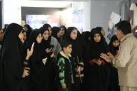 بازدید دانش‌آموزان سلماسی از موزه دفاع مقدس همراه با روایت‌گری