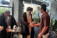 دیدار صمیمانه نماینده ولی فقیه در چهارمحال و بختیاری با کسبه