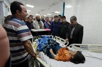 عیادت مسئولان هرمزگان از مجروحان حادثه تروریستی کوهستک
