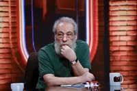 فراستی: جنگ، معنای پرچم را تغییر داد/ مردمی که ۹۰ شب در میدان هستند بی‌نظیرند