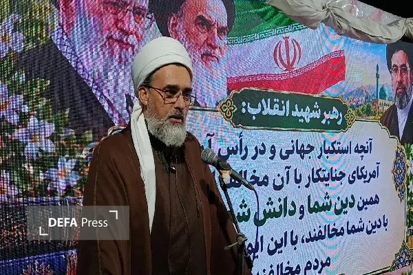 وحدت و انسجام ملت ایران، رمز ایستادگی در برابر توطئه‌های دشمنان است