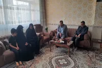 دیدار مسئولان بنیاد شهید زنجان با خانواده‌ دو تن از شهدای گردان تخریب