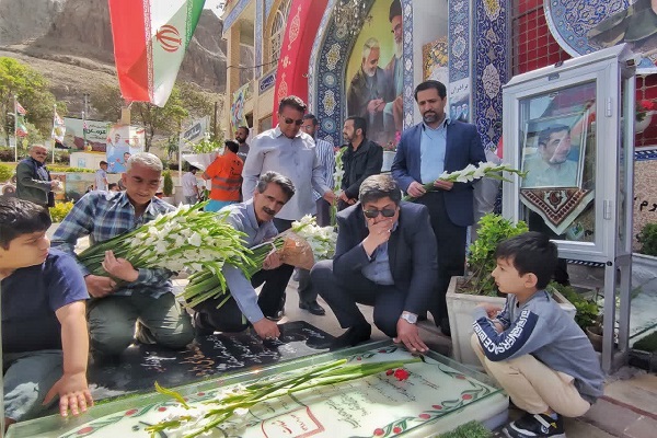 کارکنان شهرداری کرمان با شهدا تجدید پیمان کردند+تصاویر