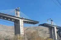 در جریان جنگ ۴۰ روزه تعداد ۲۴ پل و تقاطع در اقصی نقاط کشور هدف قرار گرفت