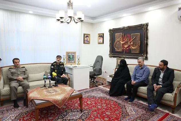 فیلم/ سردار رادان و سردار کارگر با خانواده سپهبد شهید پاکپور دیدار کردند