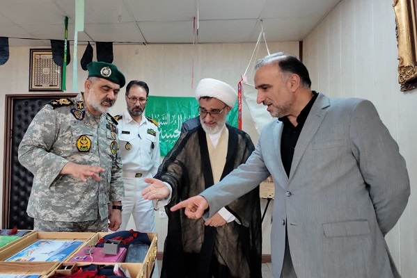 بازدید دبیر شورای عالی انقلاب فرهنگی از یادمان شهدای ناوشکن دنا