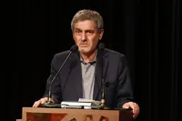نقش‌آفرینی خیره‌کننده بانوان در پشتیبانی از جبهه‌های دفاعی/همدلی مردم، ضامن اقتدار ملی است