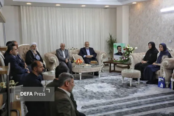 راه شهیدان باید با معرفت، مقاومت و تدبیر ادامه پیدا کند