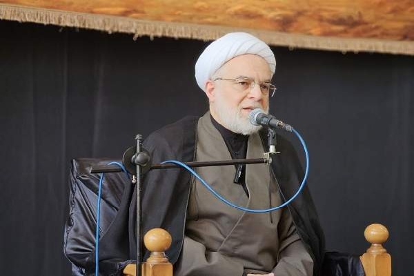 توسل به امام حسین (ع) مایه دلگرمی ملت در گذر از بحران‌ها و توطئه‌های دشمنان است