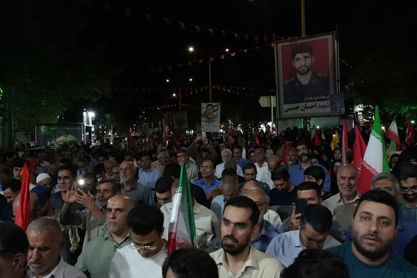 موج ۱۶۸ خیابان انقلاب خرم آباد به یاد کودکان شهید میناب + عکس