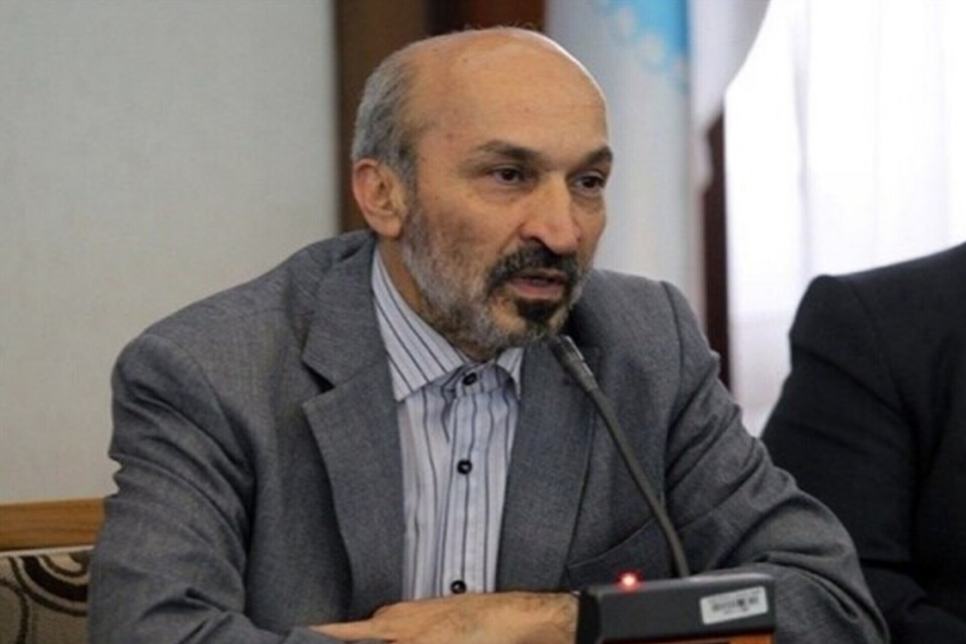 تأکید رئیس دانشگاه تهران بر بازسازی علمی و فناورانه کشور پس از جنگ تحمیلی سوم