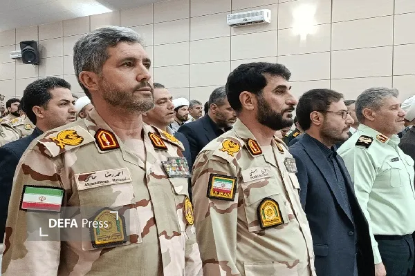 امنیت و توسعه را همزمان در مرزهای کردستان دنبال میکنیم امنیت و توسعه را همزمان در مرزهای کردستان دنبال میکنیم