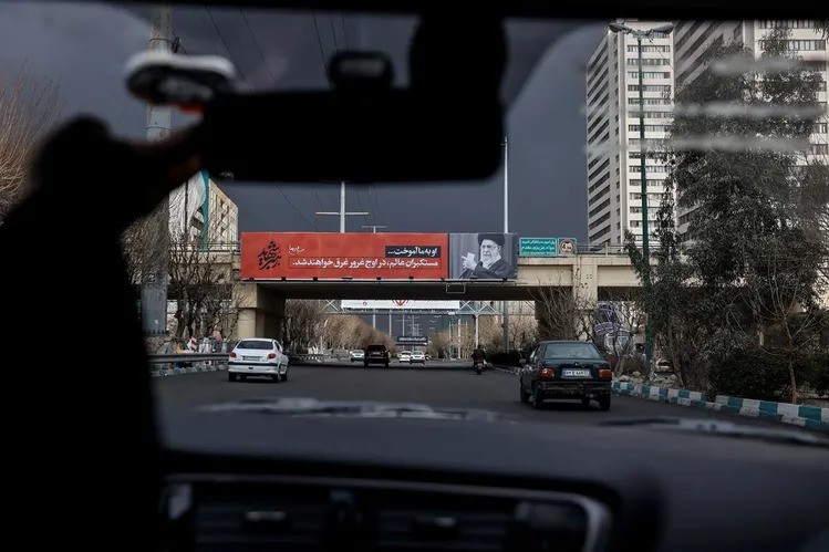 Rebuilding Resistance Movements in the Region with Lights Off