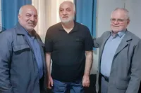 دیدار مشاور پیگیری امور خانواده شهدا و ایثارگران با جانباز دوران دفاع مقدس
