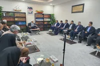 مدیران کل زیرمجموعه وزارت کار، تعاون و رفاه اجتماعی در استان هرمزگان با آیت‌الله عبادی‌زاده