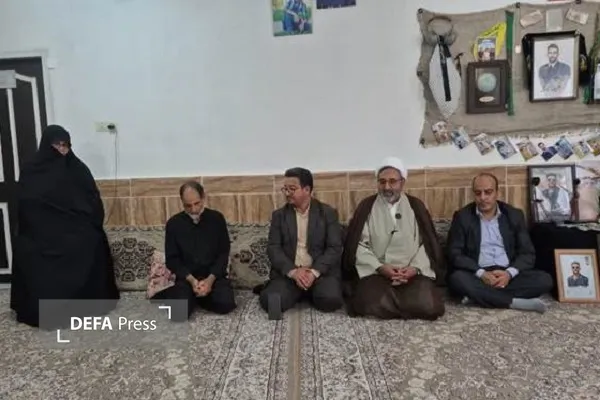 دیدار با خانواده شهدا دیدار با خانواده شهدا