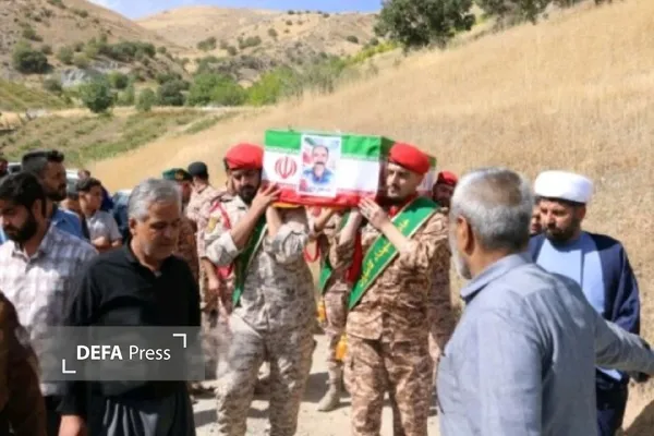 کامیاران به استقبال شهید حیدر مرادی رفت؛ پیکر شهید در زادگاهش آرام گرفت کامیاران به استقبال شهید حیدر مرادی رفت؛ پیکر شهید در زادگاهش آرام گرفت