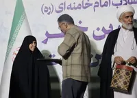تصاویر/ تجلیل از خانواده‌های معظم شهدا در حاشیه تجمعات «شب‌های اقتدار» سمنان
