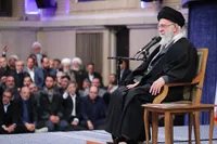 امام خامنه‌ای: خطرناکتر از ناو، سلاحی است که آن را به قعر دریا می‌فرستد