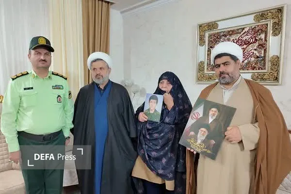 دیدار با خانواده شهید دیدار با خانواده شهید