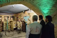 تصاویر/ بازدید خادمان رضوی از موزه دفاع مقدس و مقاومت همدان