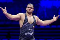 دومین نشان طلای کشتی فرنگی جهان بر سینه امین میرزازاده