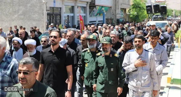 تصاویر/ تشییع پیکر مطهر &laquo;پاسدار شهید ولی&zwnj;الله طاهری&raquo; در شهرستان شازند