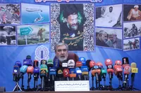 عزیزی: هیچ مقامی وظیفه حذف شعار «مرگ بر آمریکا» را ندارد
