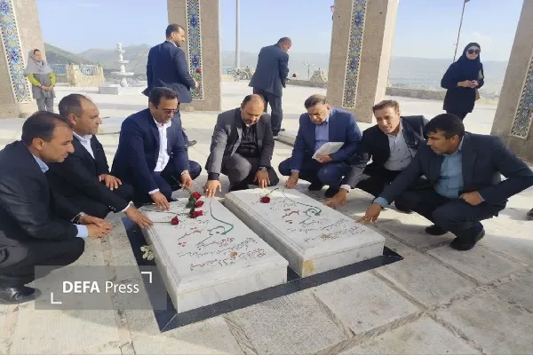 تجدبد میثاق معاون وزیر آموزش و پرورش با شهدا در یاسوج