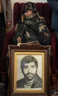 فیلم / تجلیل از خانواده شهید سید جواد محمودی