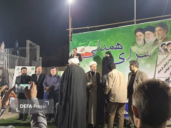 تجلیل از خانواده های شهدای سوم خرداد در تجمعات شبانه قم