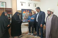 تجلیل مدیرکل بنیاد شهید خوزستان از خانواده شهدای جنگ رمضان