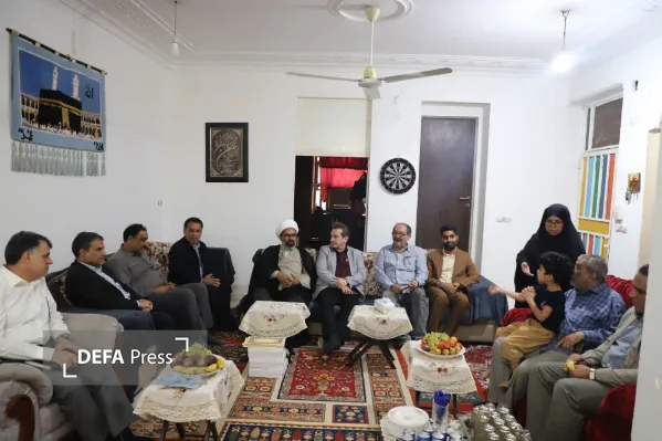 دیدار مسئولان هرمزگان با آزادگان سرافراز به مناسبت سالروز ورود به میهن اسلامی دیدار مسئولان هرمزگان با آزادگان سرافراز به مناسبت سالروز ورود به میهن اسلامی