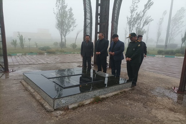 سرهنگ حبیب زاده: خاک ایران اسلامی به برکت حضور شهدای گمنام زنده است سرهنگ حبیب زاده: خاک ایران اسلامی به برکت حضور شهدای گمنام زنده است