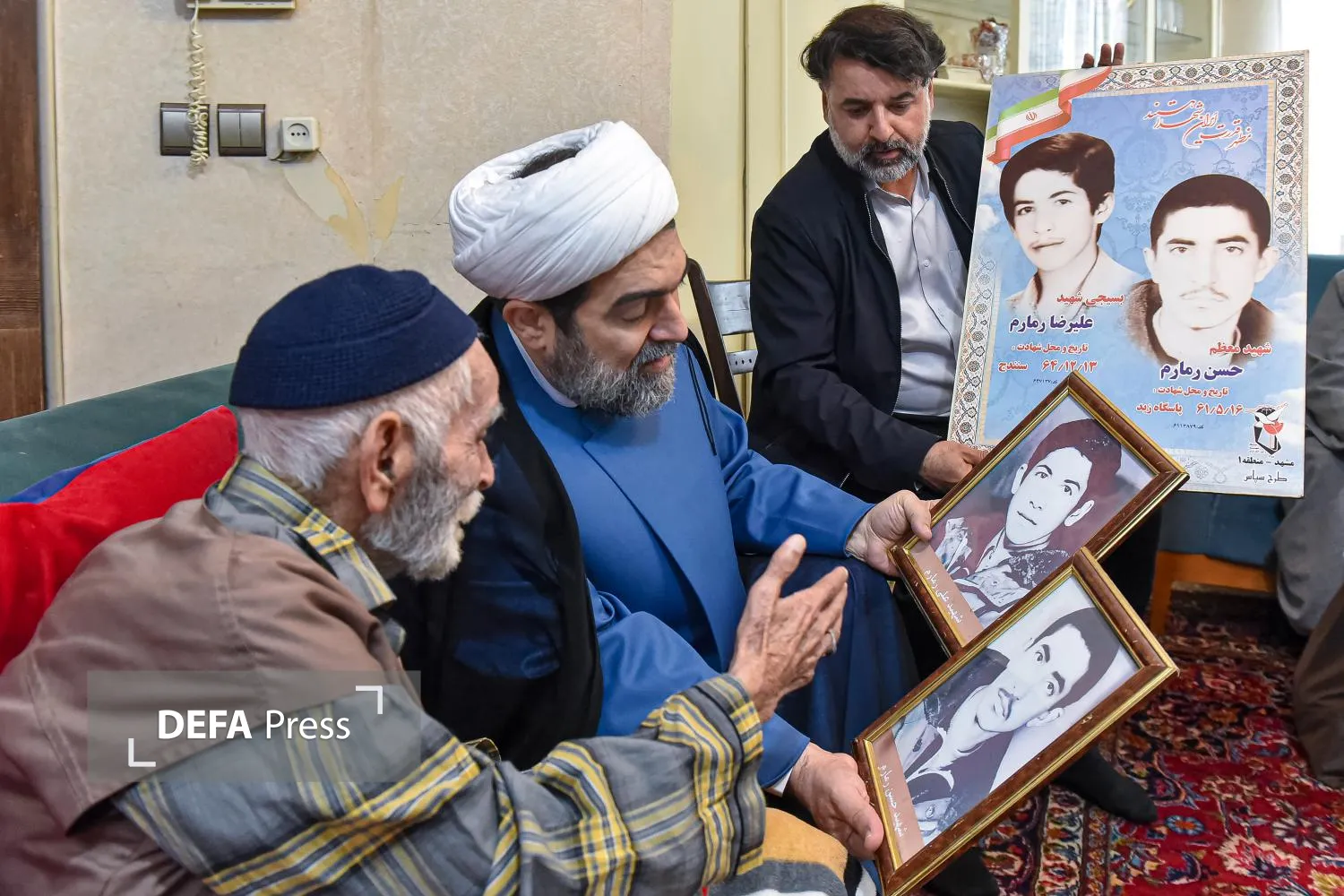 تصاویر/ دیدار خادمان بسیجی آستان قدس رضوی با خانواده شهیدان «رمارم»