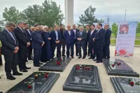 ادای احترام وزیر علوم به مقام شهدای گمنام دانشگاه گیلان