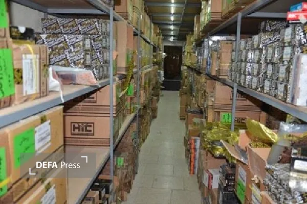 کشف کالای احتکار شده به ارزش ۷۳ میلیارد ریال در کردستان کشف کالای احتکار شده به ارزش ۷۳ میلیارد ریال در کردستان