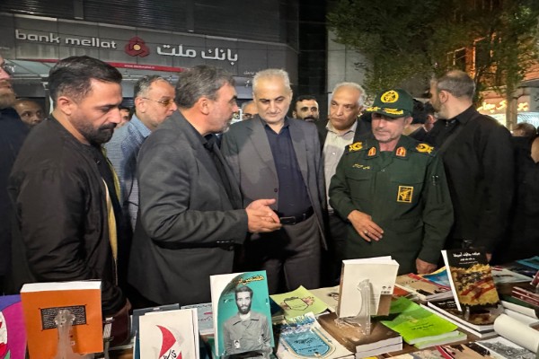 استقبال مردم و مسئولین از نمایشگاه کتاب دفاع مقدس اردبیل استقبال مردم و مسئولین از نمایشگاه کتاب دفاع مقدس اردبیل