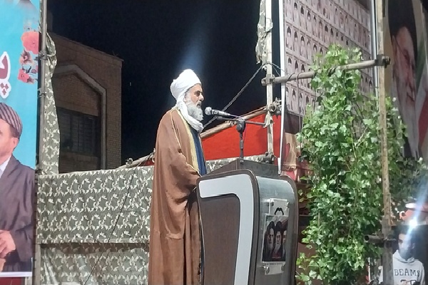 دشمنان با فشار‌های اقتصادی و جنگ روانی به دنبال ایجاد شکاف میان مردم و نظام هستند