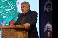 استاد تراز انقلاب اسلامی باید از مکتب چمران الگو بگیرد