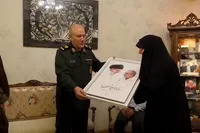دیدار سرلشکر شهید صفوی با خانواده سردار شهید مظفری‌نیا + فیلم