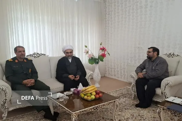 قدردانی سپاه کردستان از خانواده شهید سیاوش دریایی و خادمان کنگره شهدای استان