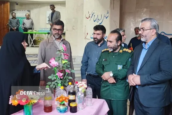 تجلیل از کارآفرینان شاهد و ایثارگر در هفته تعاون سیستان وبلوچستان + تصویر