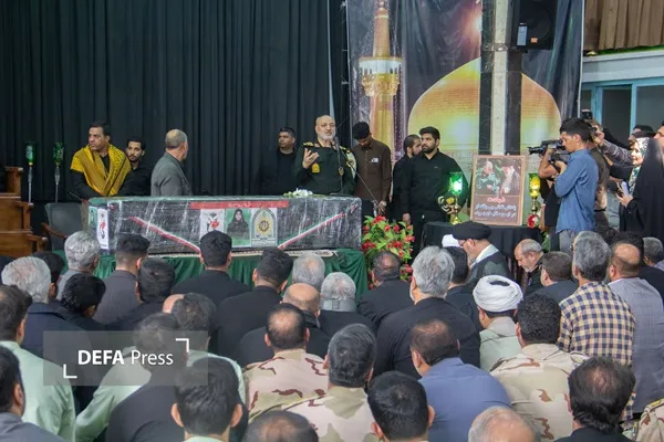 تصاویر / پایان مسیر خدمت؛ آرامش ابدی بانوی نخبه پلیس در گلزار شهدای زاهدان
