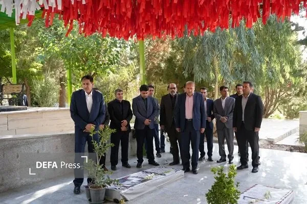 غبارروبی از گلزار شهدا